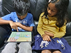 kids playing phonic hero