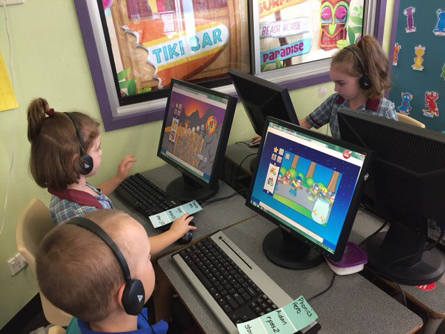 Australian students using Phonics Hero on classroom computers
